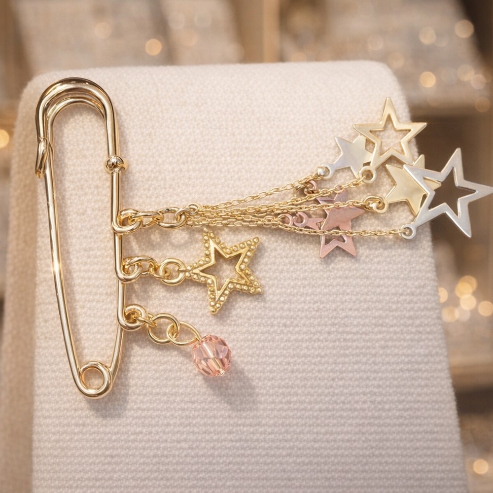 Gold Star Charm Brooch
